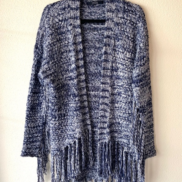 LIKE NEW! Guess Fringe Western Bohemian Sweater Size XS/SM - Picture 1 of 10